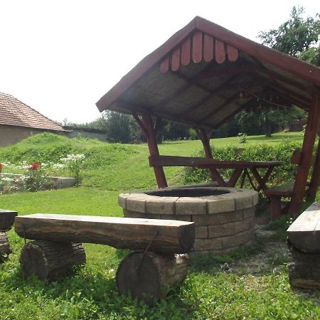 Öreg Somfa Vendégház Uppony Exterior foto